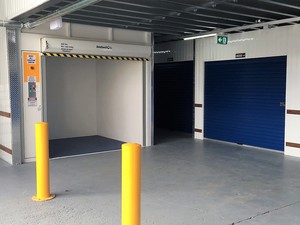 Storage King Clayton Pic 4 - Easy access loading bay hoist