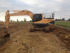 M & K Earthmoving Pty Ltd Pic 4