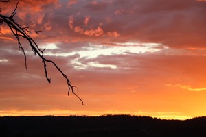 700 Acres Pic 5 - Beautiful Sunsets on the Farm