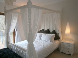 Darnell Bed & Breakfast Pic 5 - White Room