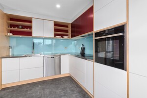 Upgreat Pty Ltd Pic 4 - Modern Kitchen with Stainless Steel Appliances and Glass Splashback