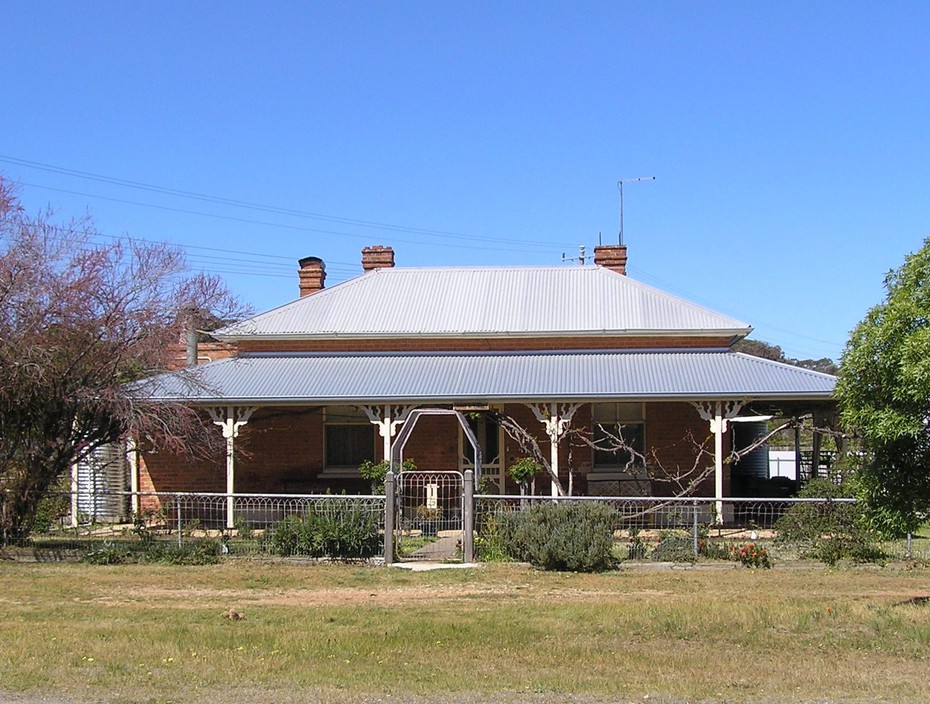 Hunt's Folly Pic 1 - The Cottage