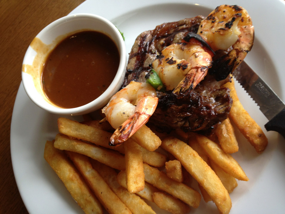 Runcorn Tavern Pic 2 - Reef n beef with chips