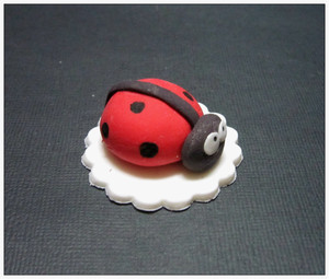 Decorate It Yourself Pic 3 - Ladybird cupcake topper