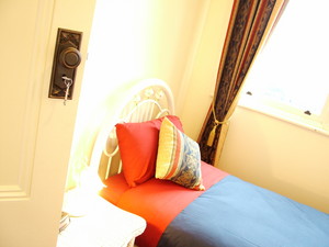 Colac Homestay Accommodation Pic 2 - bedroom 3 2x single beds