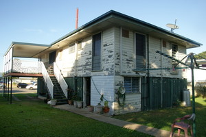 Cladding Solutions QLD Pic 3 - Vinyl Cladding Townsville Before4