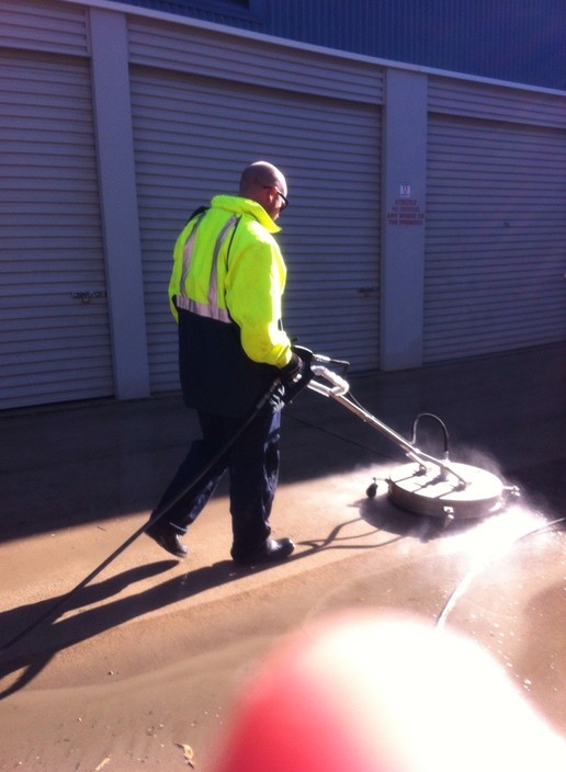 Uneeda Plumbing Service Pic 1 - Concrete Cleaning