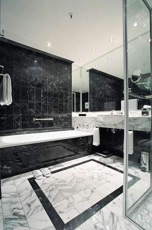 Grand Hyatt Melbourne Pic 3 - A Grand Hyatt Melbourne Bathroom