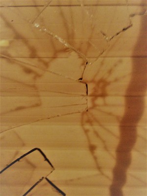 Shatta Glass Pic 4 - A sample of a broken window that can be replaced within 12 hour