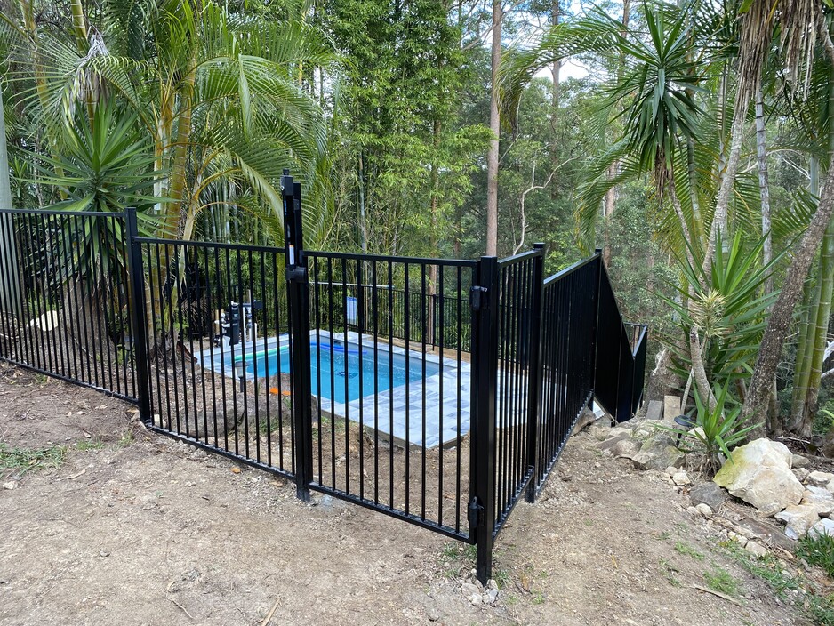 Pool Fence Specialist Pic 1