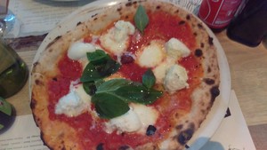 D O C Pizza & Mozarella Pic 5 - Pizza