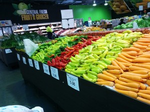 Central Fresh Fruit & Grocer Pic 2