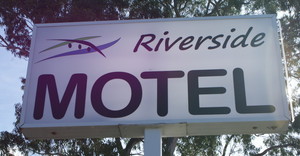 Riverside Motel, Karuah Pic 5 - Look for our sign out the front