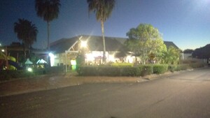 Burleigh Town Tavern Pic 3 - Outside