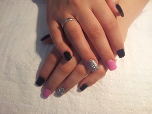 Nails at Lillie Lounge Pic 4