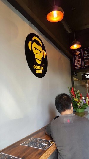 Gorilla Grill Pic 4