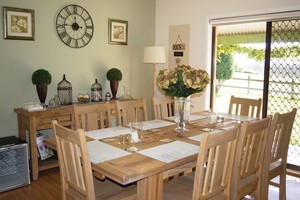 Blackthorn Hill Retreat Pic 5 - Indoor dining room