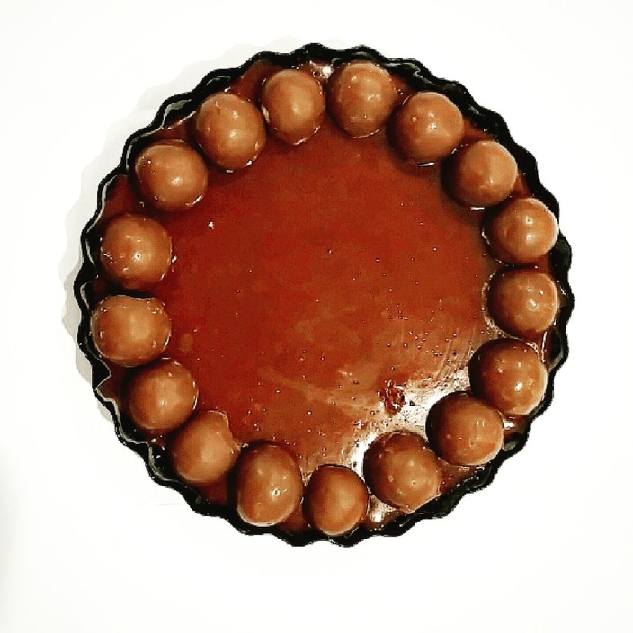 Miss Cakery Bakery Pic 1 - Oreo base Nutella and Chocolate Cream cheese Tart with maltesers