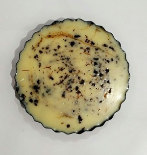 Miss Cakery Bakery Pic 2 - Oreo base white chocolate with vanilla paste garnish