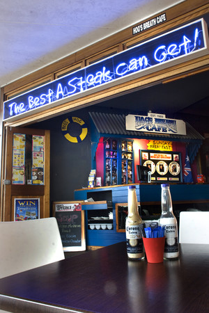 Hog's Breath Café - Redcliffe Pic 4