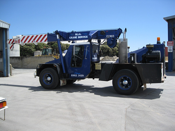 MIA Crane Service Pic 1 - 15 Tonne Franna