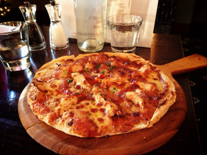 Glenferrie Hotel Pic 5 - Peri peri Chicken Pizza