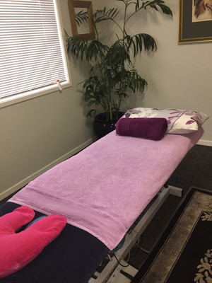 Eden Acupuncture and Natural Health Strathpine Pic 4 - massage table