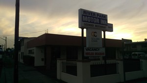 River Park Motor Inn Pic 2 - Outside