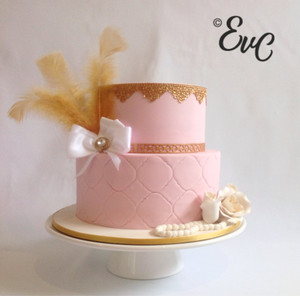 EverythingCake Pic 2 - 1950s Feather and Lace