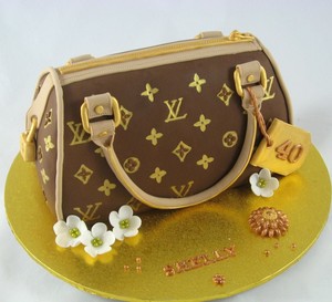 Carry's Cakes Pic 5 - Loui Vuitton Handbag 40th Birthday Cake by Carrys Cakes