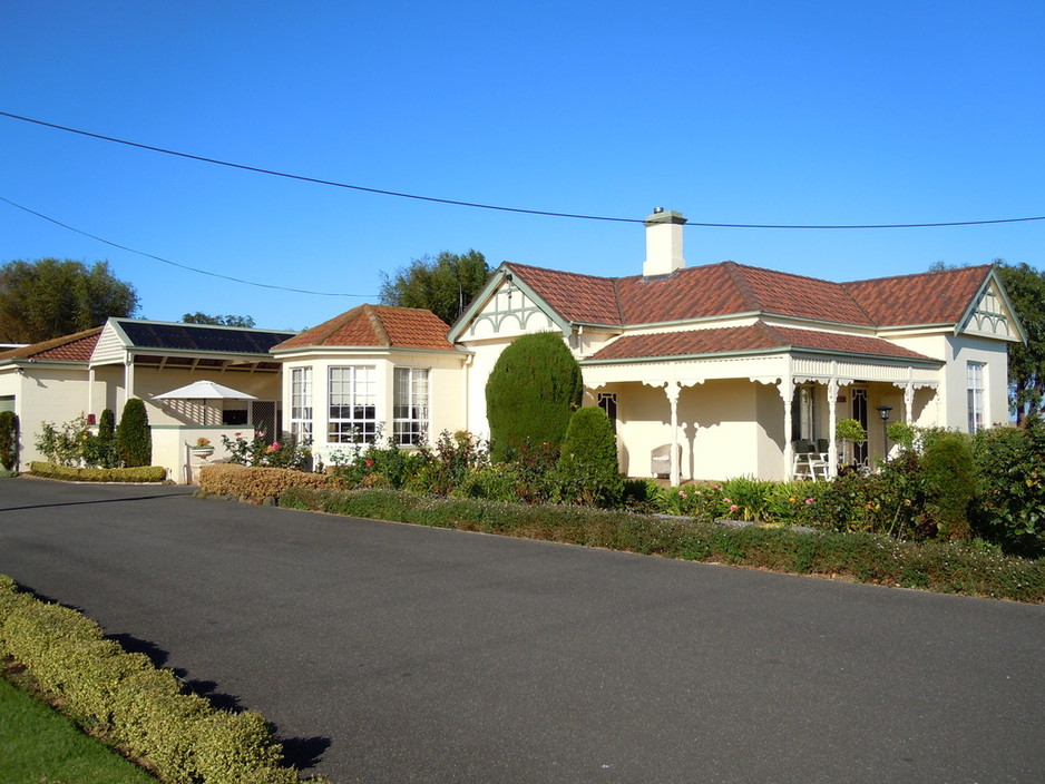 'Killara' Accommodation & B&B Pic 1 - Stylish Peaceful Accommodation