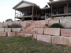 Roo's Retainer Walls Pic 5 - Sandstone walls steps etc