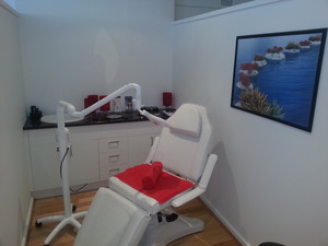 Elite Body and Beauty Clinics Pic 5 - Modern and comfortable teeth whitening room