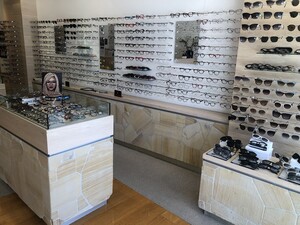 Malcolm Kofsky Optometrist Pic 4 - The best brands and latest fashions