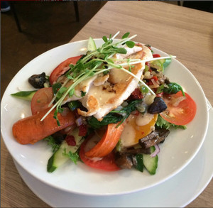 Cafe Garema Pic 4 - Chargrilled Vegetable Salad with added chicken