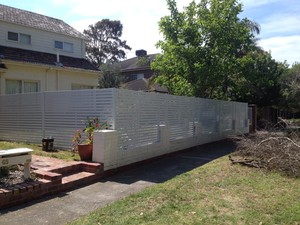 Fletchers Fencing Pic 3 - Aluminium Slat Fencing in Baumaris