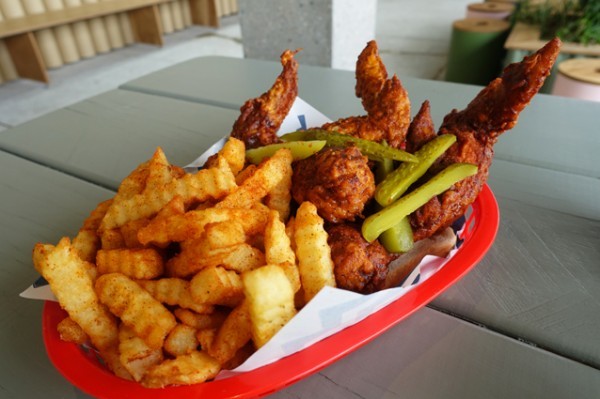 Belle's Hot Chicken Pic 1 - Really Hot Wings 1600 served with Fries 500