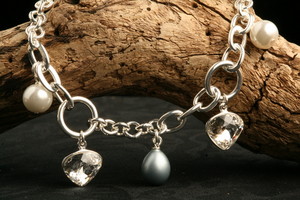 Rodeo Drive Jewellery Pic 4 - cool beginnings bracelet with swarovski crystals and pearls