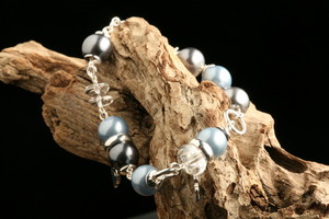 Rodeo Drive Jewellery Pic 5 - pheonix blue swarovski pearl bracelet