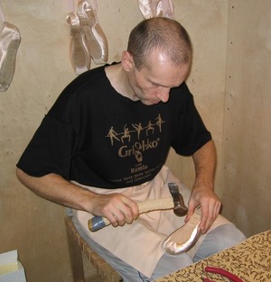 Grishko Pic 2 - Grishko cobbler in Moscow factory