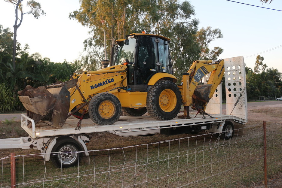 HURST BACKHOE AND SLASHER HIRE Pic 1 - Komatsu Backhoe