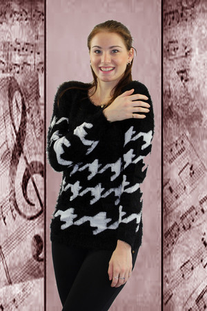 Inpink Pic 5 - Knitwear by Caroline Morgan