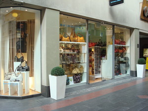 Brimelows Boutique Pic 4 - outside store