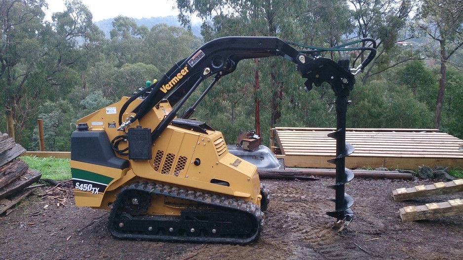 Chum Creek Fencing and Home Services Pic 1 - Post Hole Digger