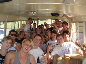 Bangin Bus Tours Pic 3