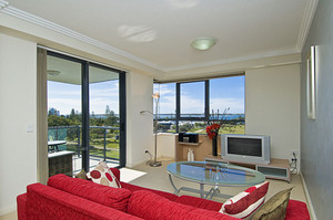 Aqualine Apartments Pic 3 - Affordable Luxury 1 and 2 bedroom apartments