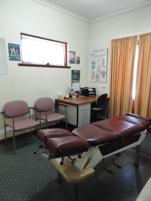 Advantage Chiropractic Pic 3 - Treatment Room