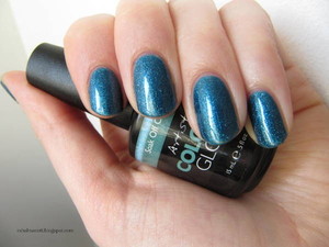 Tastina Beauty Pic 2 - Artistic Colour Gloss can last up to 24 weeks on your natural nail without damaging your own nails