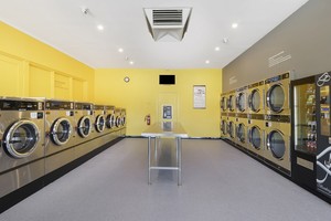 Star Laundromat Pic 5