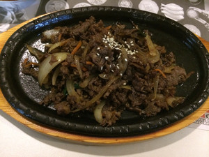 Took Bae Kee II Pic 4 - Sizzling NonSpicy Fine and Thin sliced Beef BBQ in special seasoned Soy sauce marinade with Seasonal Vegetables 700